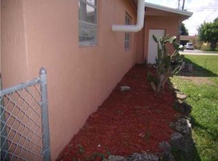 3562 NW 32nd St, Lauderdale Lakes, FL 33309