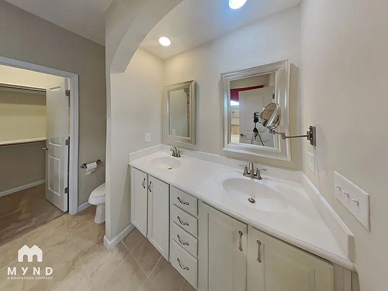 1033 Pemberly Ave — Photo 10