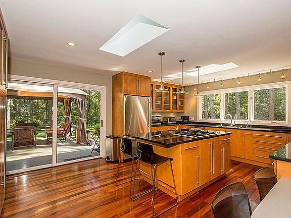 2nd image of 1775 High Hollow Dr