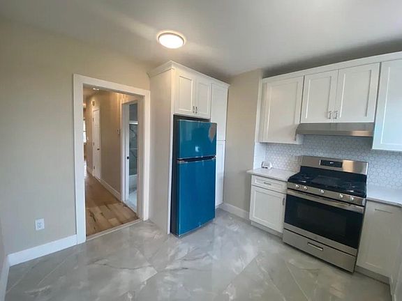 3rd image of 275 Avenue B Floor 2