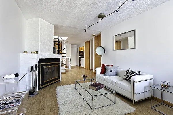 Sold by Compass | media 1