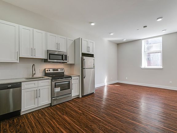 2nd image of 2001 Spring Garden St APT 206