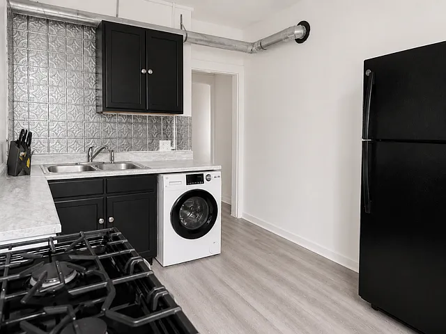 610 Warren St #5 — Photo 9