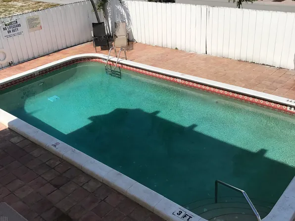 8 SE 19th Ave APT 8, Pompano Beach, FL 33060