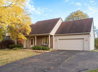9825 29th Ave N, Plymouth, MN 55441