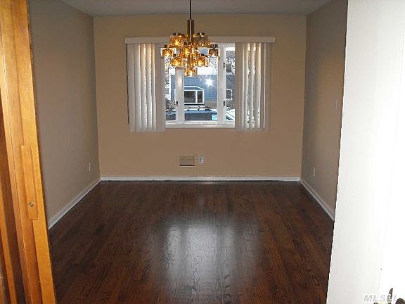 4th image of 50 Cambridge Dr