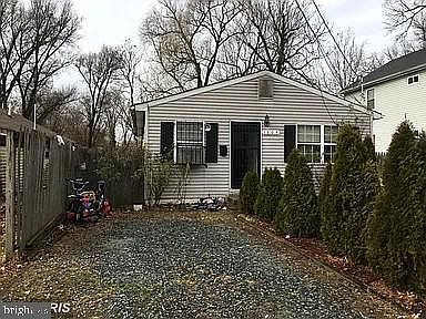 2nd image of 1304 Doewood Ln
