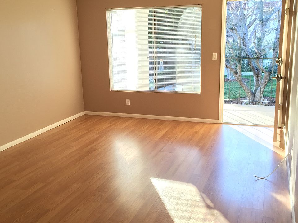 1st image of 216 Candice Pl