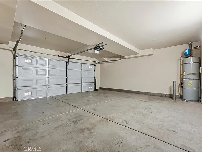 56 Modesto — Photo 22