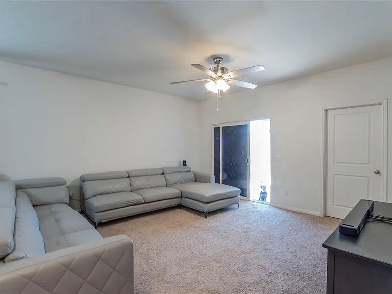 298 Shiro Dr — Photo 2