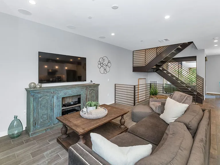 6990 E 6th St #1007 — Photo 5