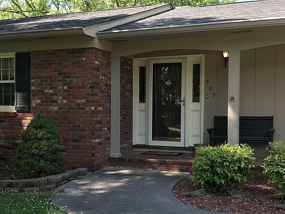 3rd image of 505 Grand Dr NE