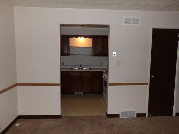 3rd image of 1021 Patricia Dr