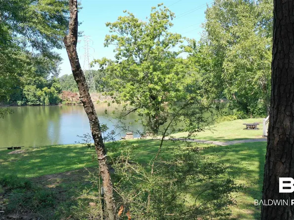22 Judge Greene Place Rd, Greensboro, AL 36744
