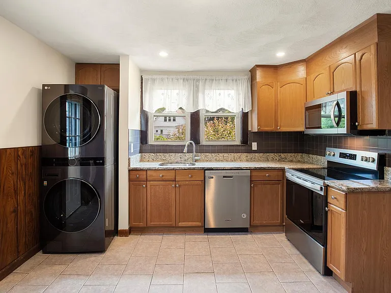 28 Churchill Ave #1 — Photo 12