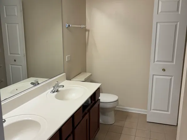 1962 W Cobblestone Rd, Romeoville, IL 60446