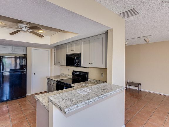 5th image of 4543 W Larkspur Dr