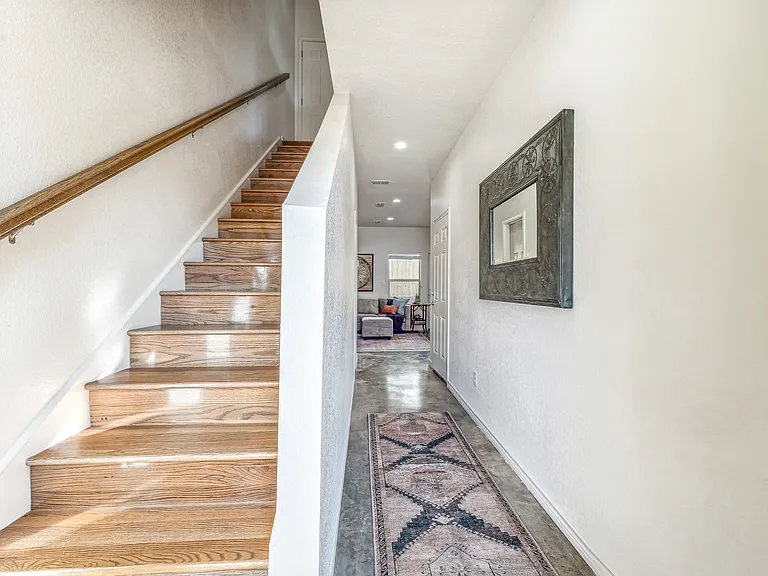 1111 W Vanderbilt St #202 — Photo 10