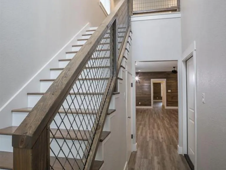 523 N Preston St — Photo 12