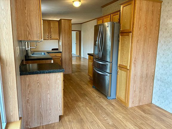 5th image of 559 Tea St #9