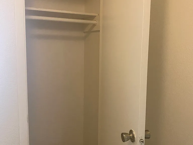 2826 Wimbledon Ct #D — Photo 11