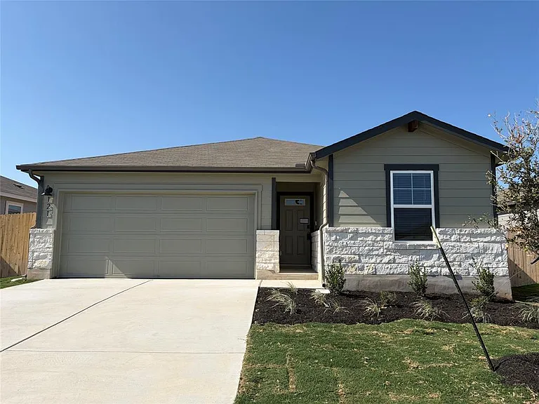 121 Honey Bee Rd — Photo 10