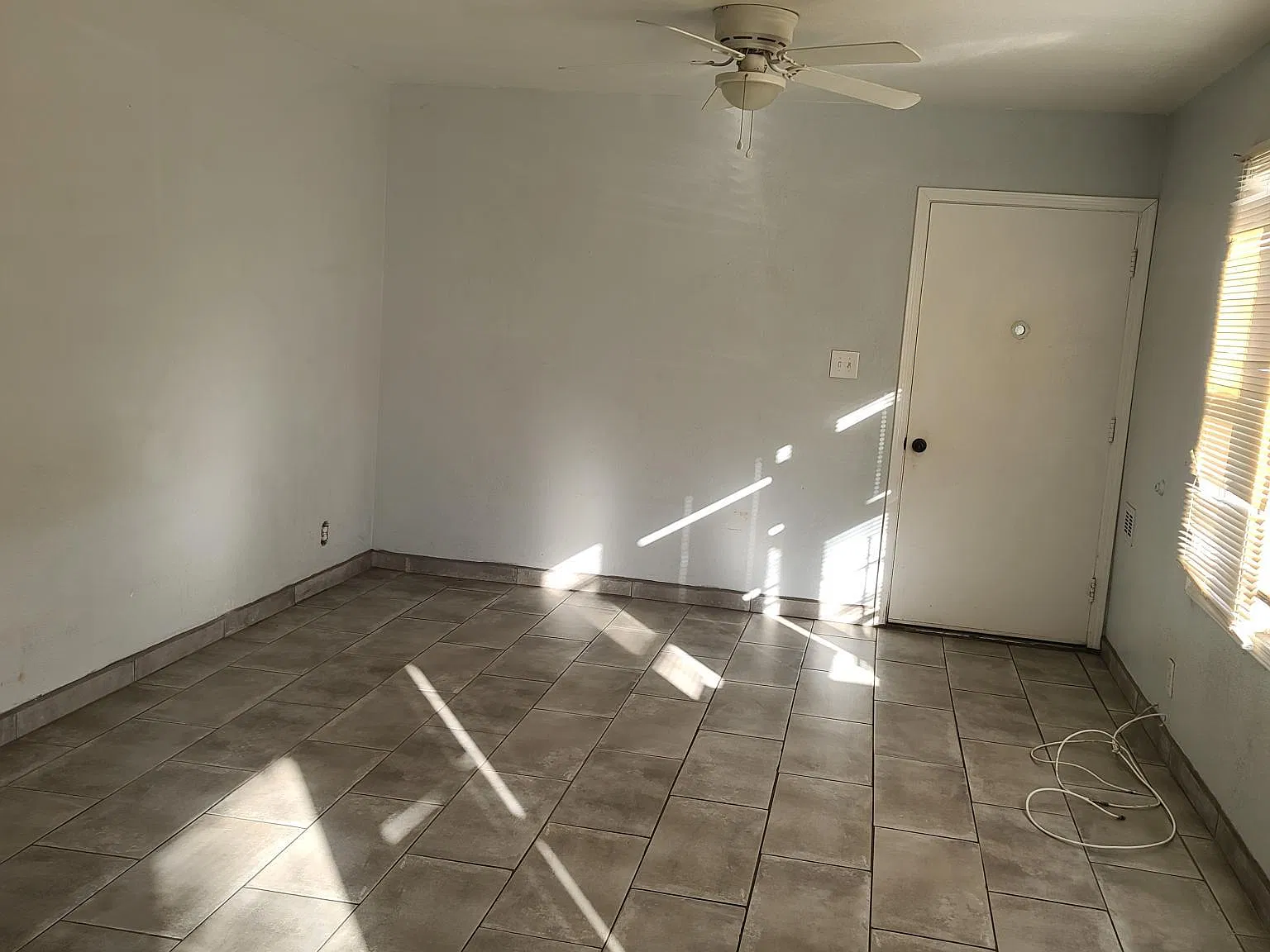 1362 N Sepulveda Ave — Photo 2