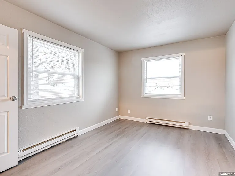 505 Oakridge Ln — Photo 7