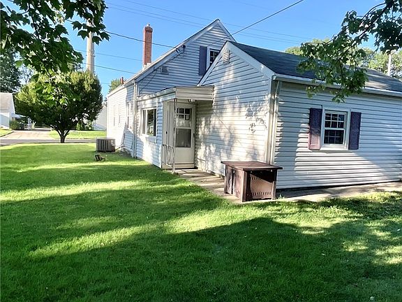 2nd image of 2492 24th St