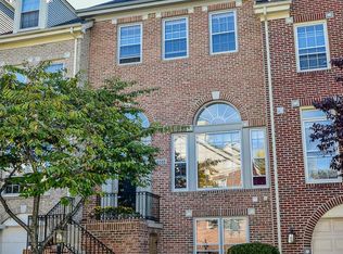 5555 Sully Lake Dr, Centreville, VA 20120