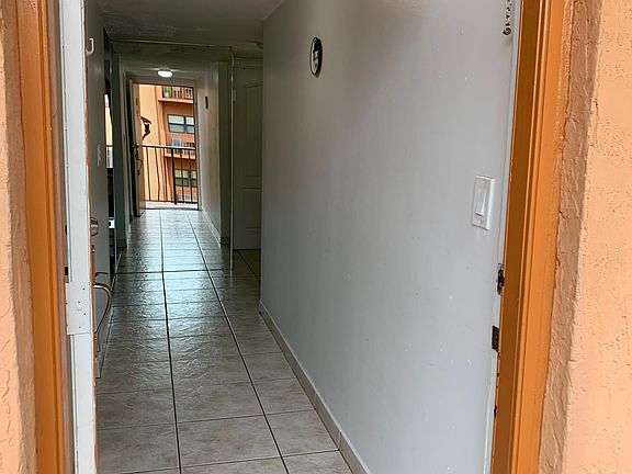 4th image of 1800 W 54th St APT 322