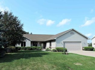 3498 Nelson Rd, Oshkosh, WI 54904