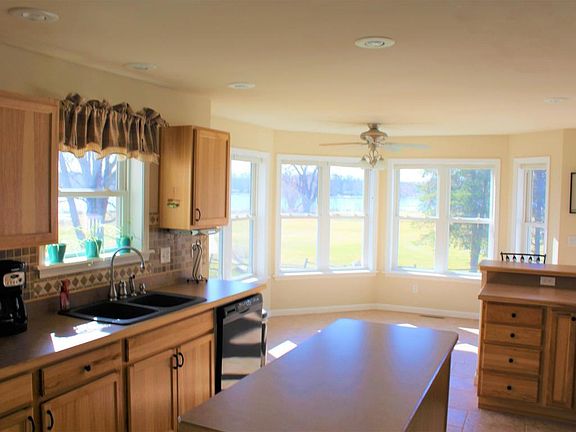 4th image of 110 Alden Ln