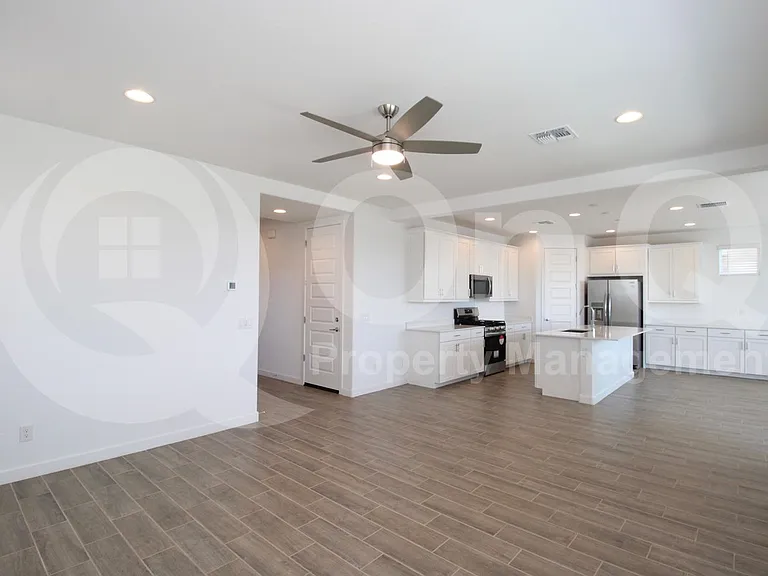 8239 E Petunia Ave — Photo 33