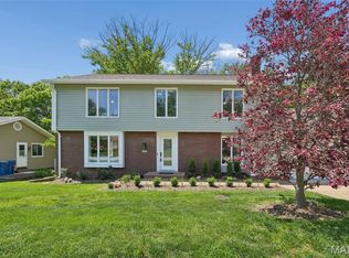 463 Maymont Dr, Ballwin, MO 63011