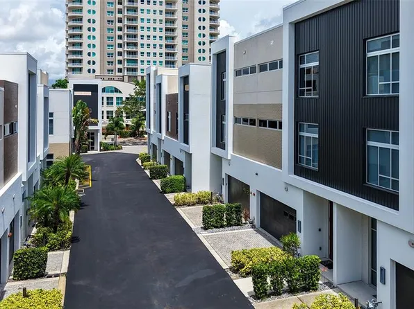 213 Cosmopolitan Ct, Sarasota, FL 34236