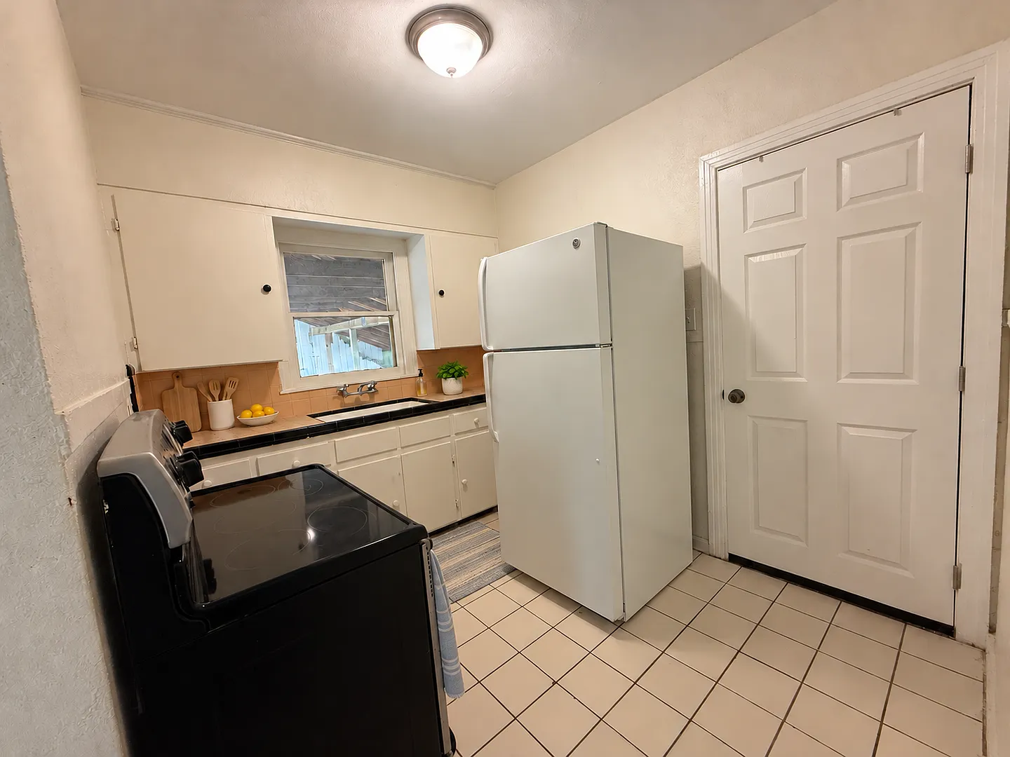 Cozy 1/1 duplex in Gulfport — Photo 3
