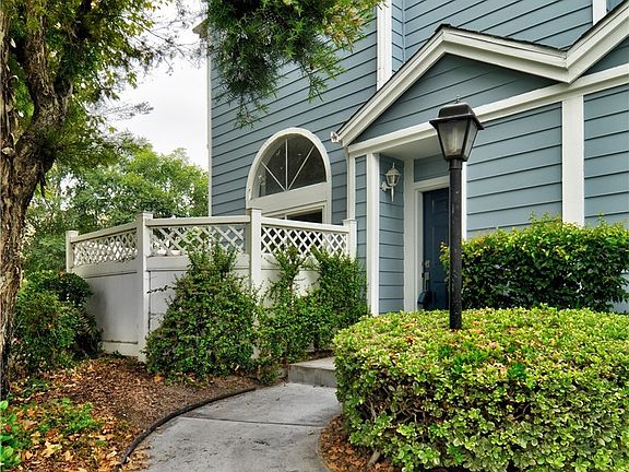5th image of 12842 Sycamore Village Dr