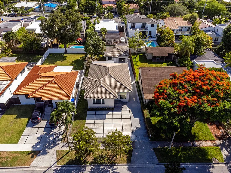 440 SW 21st Rd — Photo 34