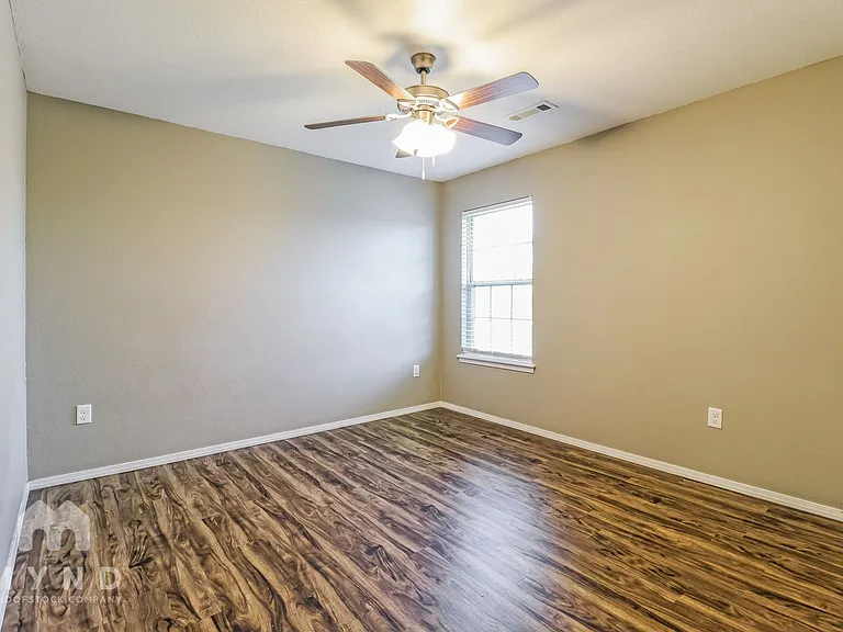 2112 Cedar Cir — Photo 14