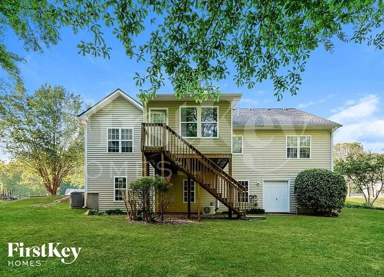 940 Willow Hollow Dr — Photo 15