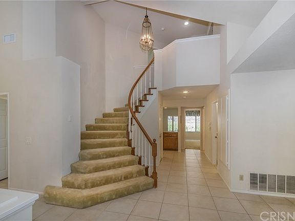 2nd image of 762 Lynnmere Dr
