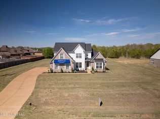 5290 Douglas Dr, Olive Branch, MS 38654