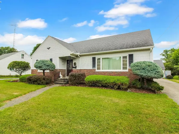 1013 Whittlesey St, Fremont, OH 43420