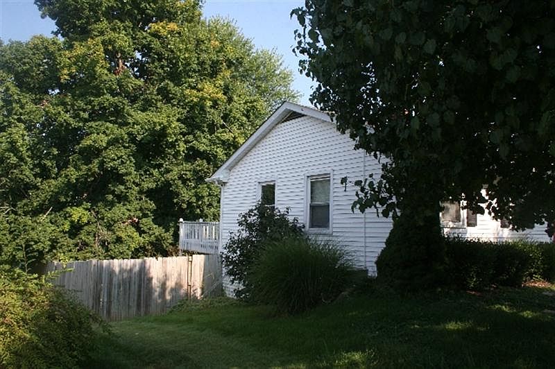 2nd image of 636 Margot Ave