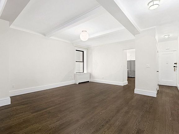 3rd image of 30 W 70th St APT 5A