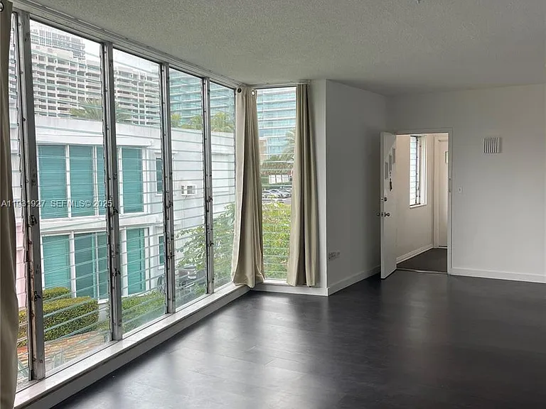 10178 Collins Ave #202 — Photo 4