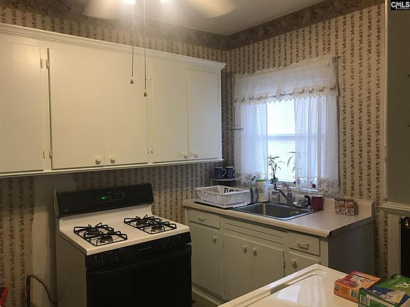 3rd image of 211 Forest Hills Dr