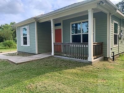 2nd image of 1429 Kane Ln