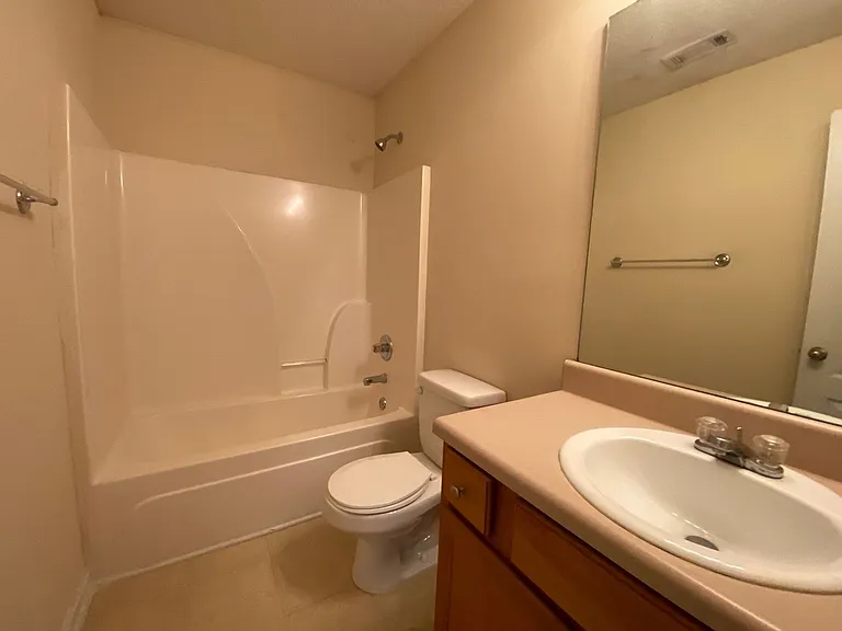 354 Bridgewater Cir — Photo 8